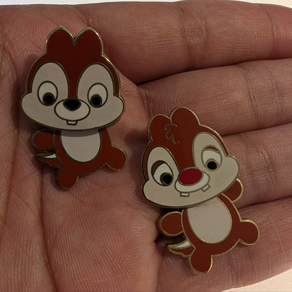 Chipmunks Collectible Disney Bobblehead Pins Set 2pc.